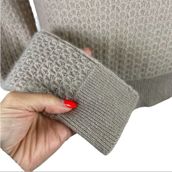 360 Cashmere Cashmere Pullover Sweater Ribbed Cuffs Inside out Stitching Small - Picture 4 of 14